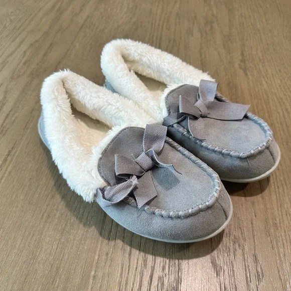 Sonoma Super Cozy Moccasin Slippers Women’s Size 7/8 Gray - Picture 2 of 7